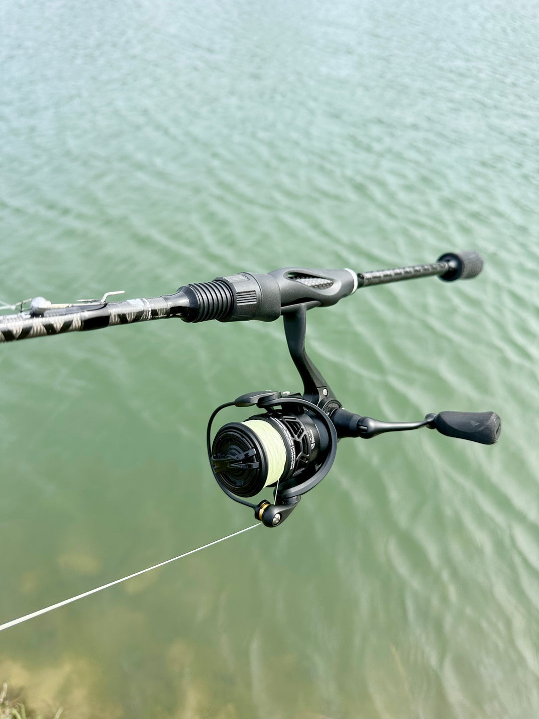 custom fishing rods miami SSRGC X ANUVAT ROD Smith Street Rod and Gun Club down to its powerful butt section keeping you in control of the fish Bass and Inshore Rods